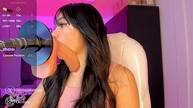 Snapshot of Olivia_ds chatting on 03.22.25 Olivia ds online show from 03.22.25