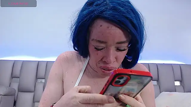 Kittywhiteass online show from 01.10.26