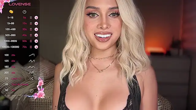 Snapshot of Judi_Abas chatting on 10.28.25 Judi Abas online show from 10.28.25