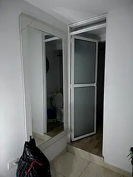 Snapshot of blackdrey18 chatting on 11.21.25 blackdrey18 online show from 11.21.25