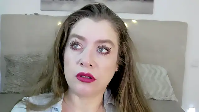 Snapshot of PetersEmily chatting on 12.01.24 PetersEmily online show from 12.01.24