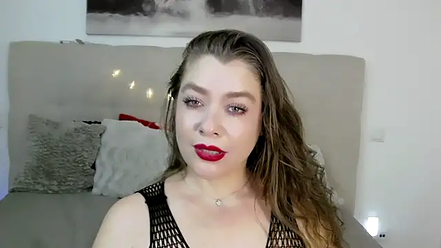 Snapshot of PetersEmily chatting on 12.12.24 PetersEmily online show from 12.12.24