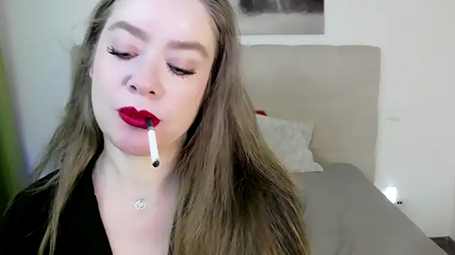 Snapshot of PetersEmily chatting on 03.08.25 PetersEmily online show from 03.08.25