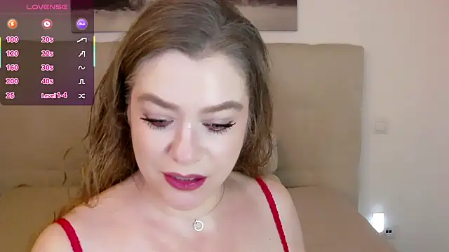 Snapshot of PetersEmily chatting on 12.04.25 PetersEmily online show from 12.04.25