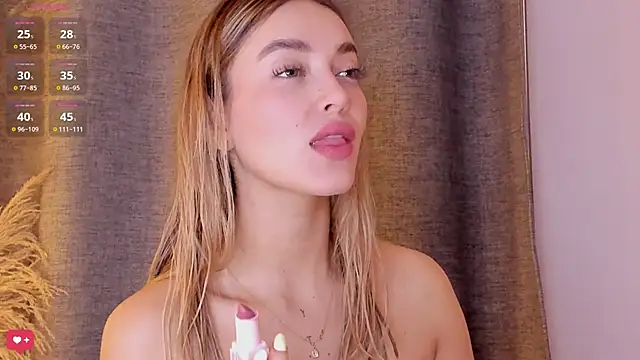 Snapshot of Assh_lee_ chatting on 09.10.25 Assh lee online show from 09.10.25