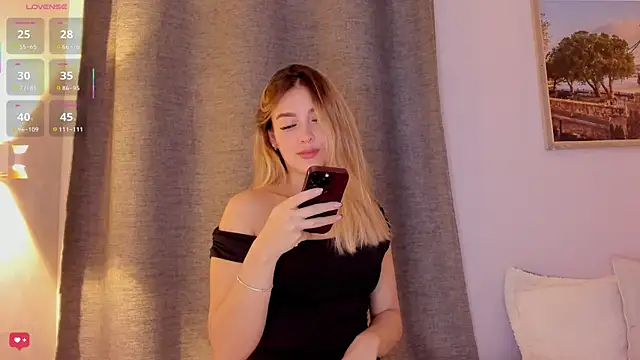 Snapshot of Assh_lee_ chatting on 11.25.25 Assh lee online show from 11.25.25