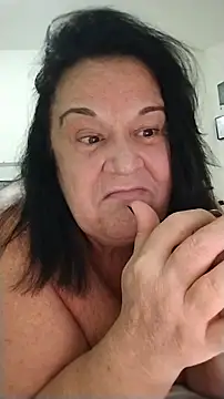 Snapshot of Yaya_Mineira chatting on 06.14.26 Yaya Mineira online show from 06.14.26