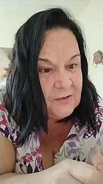 Snapshot of Yaya_Mineira chatting on 06.18.26 Yaya Mineira online show from 06.18.26