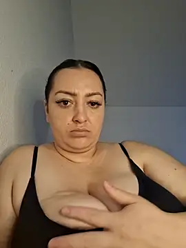 mihaelaa online show from 10.22.25