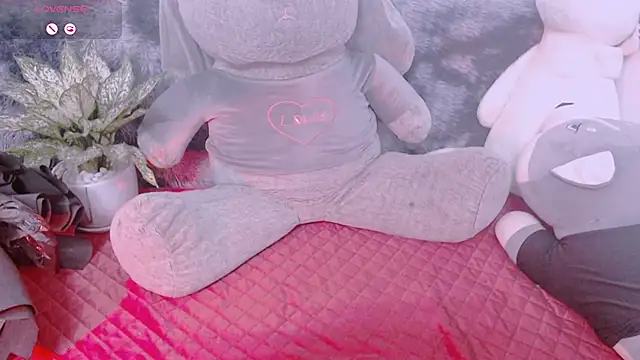 Snapshot of kichigirl chatting on 10.22.25 kichigirl online show from 10.22.25