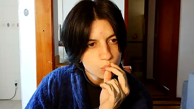 Snapshot of kyslrana chatting on 05.27.26 kyslrana online show from 05.27.26