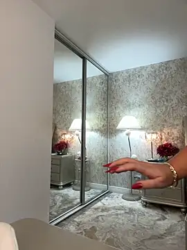 Snapshot of Aneri chatting on 11.26.25 Aneri online show from 11.26.25