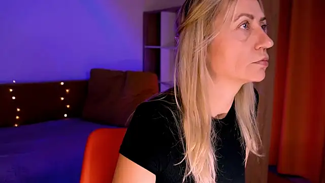 ZoeGrant online show from 12.18.25