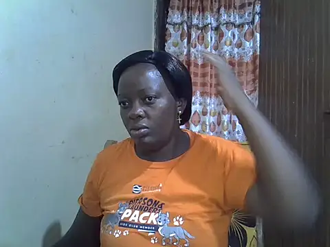 Snapshot of Ebonyceline chatting on 10.30.25 Ebonyceline online show from 10.30.25