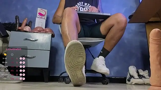 Snapshot of TomLover_12 chatting on 02.28.26 TomLover 12 online show from 02.28.26