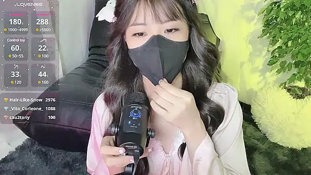 Snapshot of Mya_Lee chatting on 12.06.24 Mya Lee online show from 12.06.24