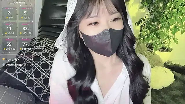 Snapshot of Mya_Lee chatting on 12.27.24 Mya Lee online show from 12.27.24