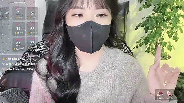 Snapshot of Mya_Lee chatting on 01.04.25 Mya Lee online show from 01.04.25