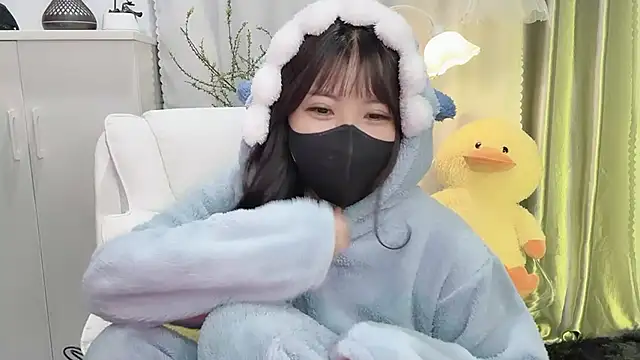 Snapshot of Mya_Lee chatting on 01.20.25 Mya Lee online show from 01.20.25