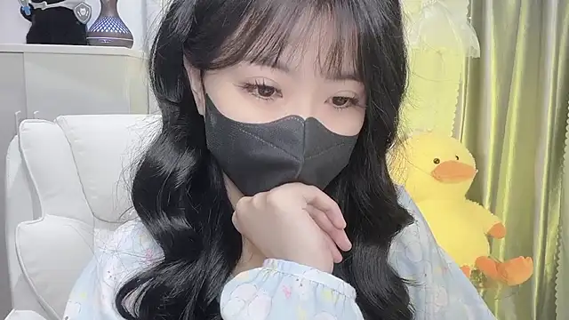 Snapshot of Mya_Lee chatting on 02.11.25 Mya Lee online show from 02.11.25