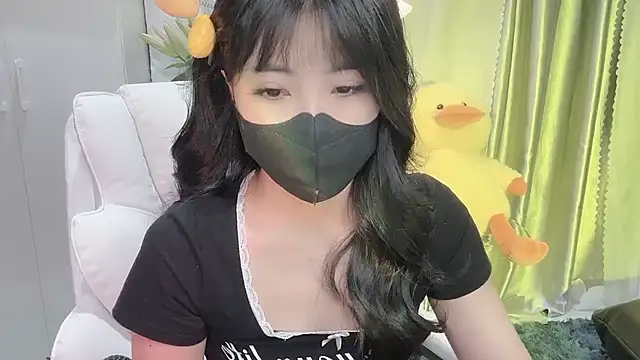 Snapshot of Mya_Lee chatting on 02.14.25 Mya Lee online show from 02.14.25