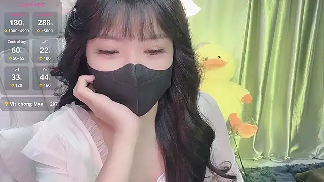 Snapshot of Mya_Lee chatting on 02.18.25 Mya Lee online show from 02.18.25