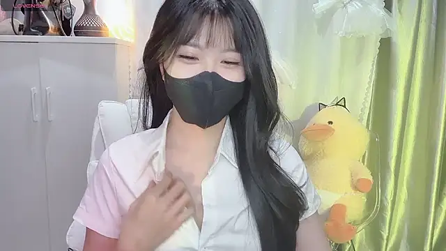 Snapshot of Mya_Lee chatting on 02.23.25 Mya Lee online show from 02.23.25