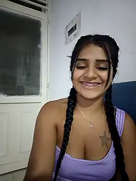 Snapshot of AnnRosse18 chatting on 02.01.25 AnnRosse18 online show from 02.01.25