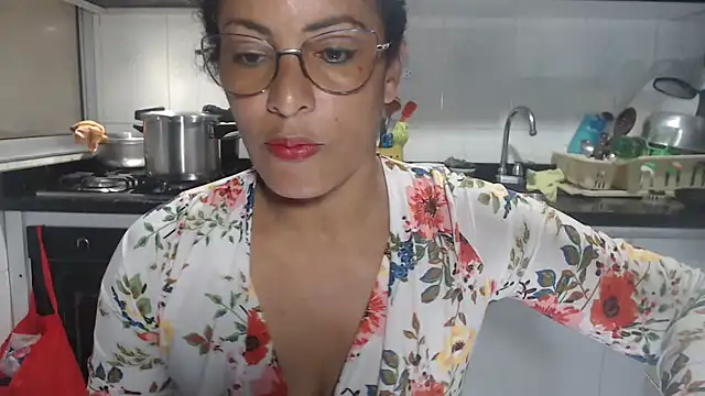 kateleyagrey online show from 10.22.25