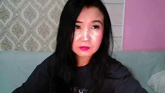 Snapshot of Bet_Lu chatting on 09.18.25 Bet Lu online show from 09.18.25