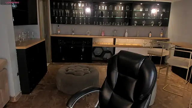 RoseFerrera online show from 10.25.25