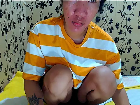 Snapshot of AsianNaughtiesMistress chatting on 12.19.25 AsianNaughtiesMistress online show from 12.19.25