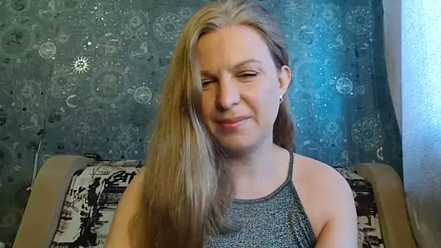 Snapshot of BlondeFox chatting on 04.02.26 BlondeFox online show from 04.02.26