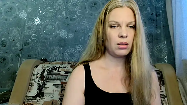 Snapshot of BlondeFox chatting on 05.15.26 BlondeFox online show from 05.15.26