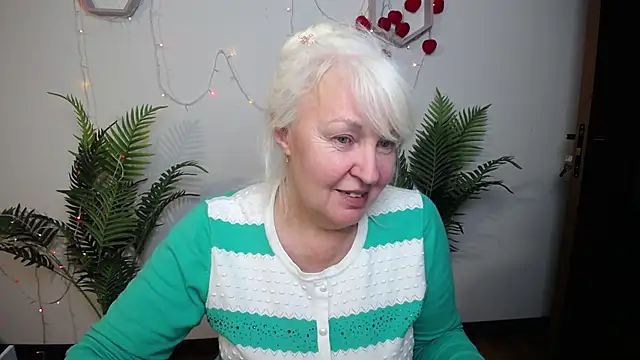 Snapshot of BlondyLeeBest chatting on 04.19.26 BlondyLeeBest online show from 04.19.26