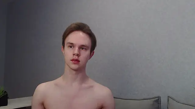 Snapshot of MartinMendez chatting on 03.16.25 MartinMendez online show from 03.16.25