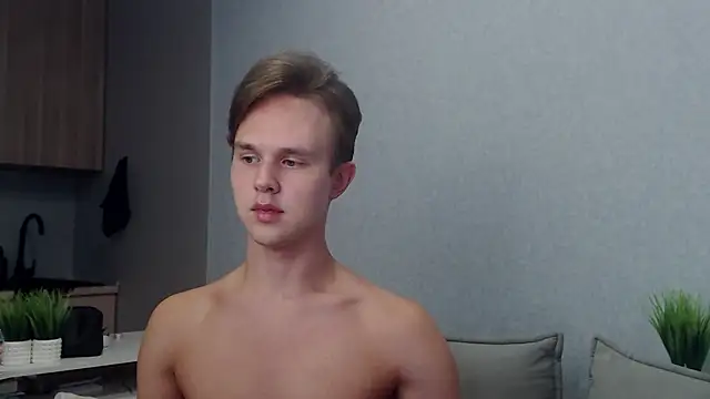 Snapshot of MartinMendez chatting on 09.23.25 MartinMendez online show from 09.23.25