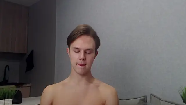 Snapshot of MartinMendez chatting on 11.14.25 MartinMendez online show from 11.14.25