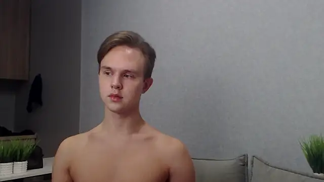 Snapshot of MartinMendez chatting on 11.16.25 MartinMendez online show from 11.16.25