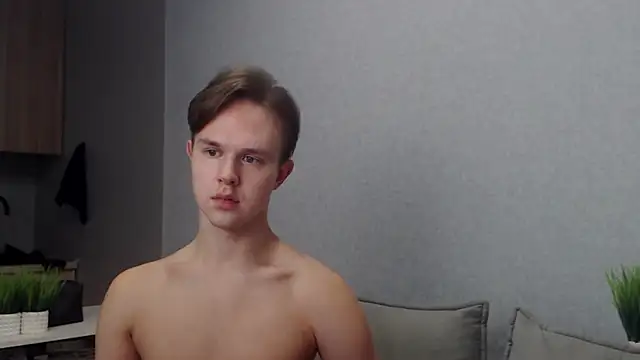 Snapshot of MartinMendez chatting on 11.21.25 MartinMendez online show from 11.21.25