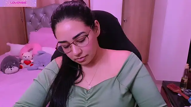 Snapshot of _anastasia chatting on 12.15.25 anastasia online show from 12.15.25