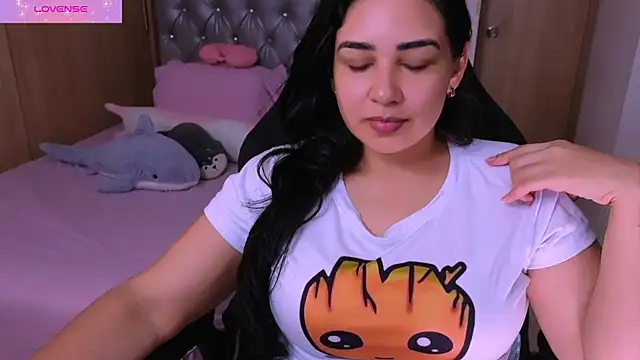 Snapshot of _anastasia chatting on 12.16.25 anastasia online show from 12.16.25