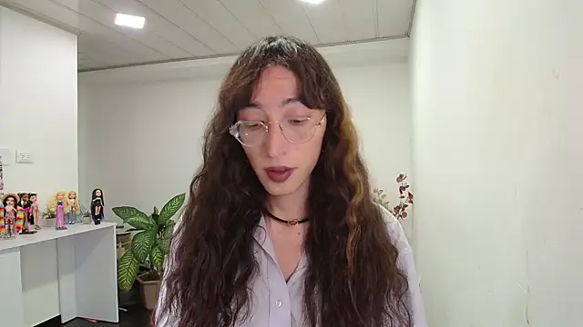 NicoleCortez online show from 03.18.25