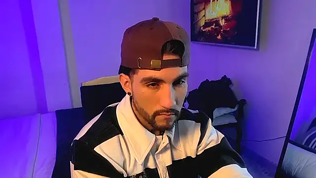 Snapshot of _DANTE_BIGASS chatting on 02.23.25 DANTE BIGASS online show from 02.23.25