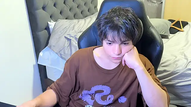 Snapshot of SasukeUhchiaa chatting on 03.03.25 SasukeUhchiaa online show from 03.03.25