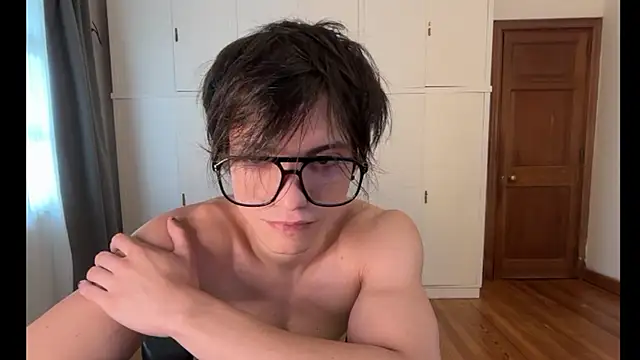 Snapshot of SasukeUhchiaa chatting on 01.09.26 SasukeUhchiaa online show from 01.09.26