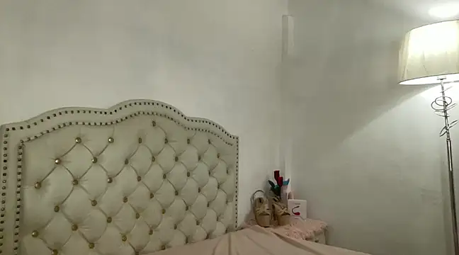 Snapshot of Ts_glamxxxx chatting on 01.10.25 Ts glamxxxx online show from 01.10.25