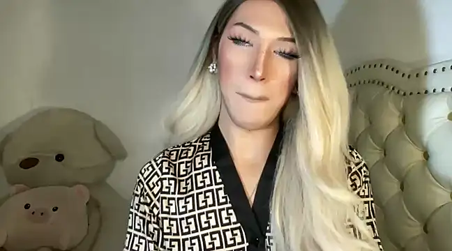 Snapshot of Ts_glamxxxx chatting on 02.10.25 Ts glamxxxx online show from 02.10.25