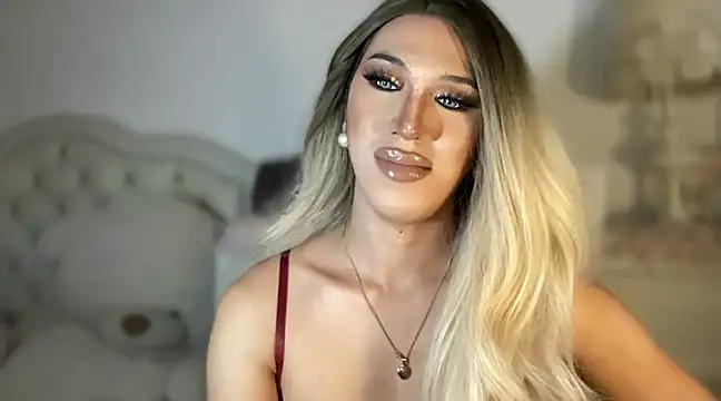 Snapshot of Ts_glamxxxx chatting on 03.21.25 Ts glamxxxx online show from 03.21.25