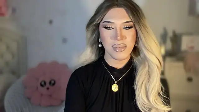 Snapshot of Ts_glamxxxx chatting on 09.11.25 Ts glamxxxx online show from 09.11.25